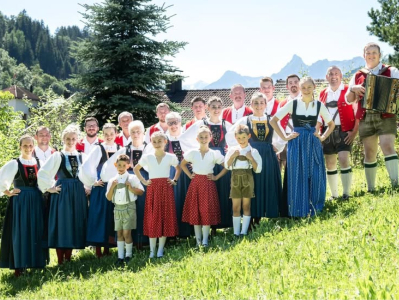 Trachtengruppe Silbertal.jpg